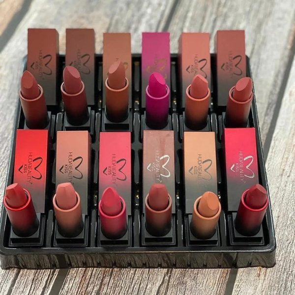 HUDA BEAUTY Matte Lipstick